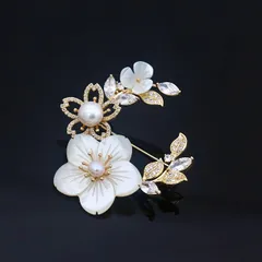 さくらモチーフ パールブローチ ゴールド 胸元ピン 留める 卒業式 おしゃれ 胸元留める アクセサリー 30代 40代 50代 成人式 入学式 卒業式 発表会 結婚式 フォーマル ビジネス 披露宴