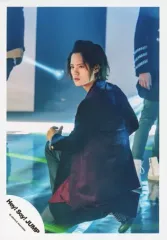 【中古】生写真(ジャニーズ) Hey! Say! JUMP/岡本圭人/全身・しゃがみ・衣装黒・赤・左向き・右足立て/「Fantastic Time」PV＆ジャケ写撮影/公式生写真