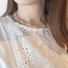 ビーズフラワーネックレス