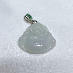 【新入荷】本翡翠保証‼️氷糯種の布袋様のペンダント/ネックレストップ　薄春帯彩