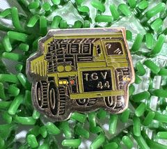 TGA44　車　ピンバッチ