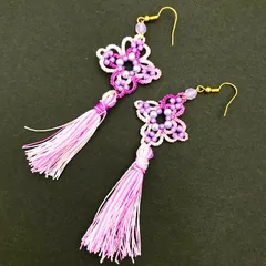 【福祉施設制作】杏樹作　ピアス　「ビーズタティングのタッセルピアス」NO.4313　P