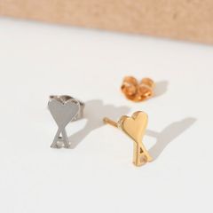 【新品・国内即発】AMI PARIS UJW955.361 902 ピアス 片耳用 AMI PARIS ハート ロゴ シングルピアス 片耳用 UJW955.361 (AMI