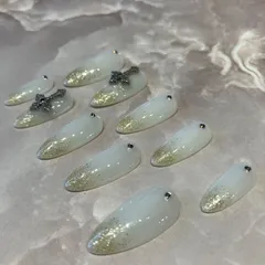 ㉟【ネイルチップ】ジェルネイル シアーホワイト ホワイト ミルキー ラメ グラデ ゴールド クロス 十字架 ストーン 大人ネイル  ワンポイント 派手すぎない オリジナル サイズ変更可 オーダー受付中