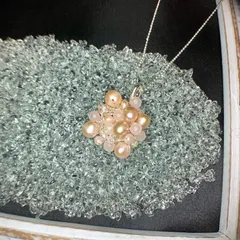 ローズクォーツと淡水パールのクロッシェネックレス 彫金シルバー950レディース