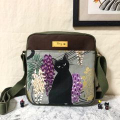 猫柄ミニショルダーバッグ 黒猫と藤の花 カーキ&ブラウン 猫柄内ポケット付き ハンドメイド メンズ レディース ボディバッグ ポシェット