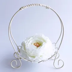 サーバーバスケットのリングピロー完成品 S フラワークッション・ホワイトのお花