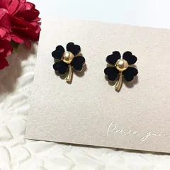 幸運モチーフ　四葉のクローバー　チタン　ピアス