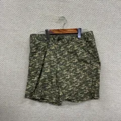 50　モンクレール 1952 ワイドショーツ 緑 MONCLER ハーフパンツ MONCLER（ショートパンツ）のフリマアイテム一覧