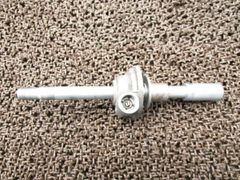 ビッグボーイ フロントアクスルシャフト メーターギア ●A2217!NJ47A スズキ 【 J424 】 グラストラッカー BigBoy キャブ車のサムネイル
