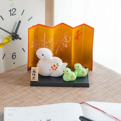 薬師窯　2025年 招福干支巳　錦彩招福巳(紅梅・親子)　蛇　ヘビ　招き巳 置物　和縁起物 新年正月　海外プレゼント 贈り物