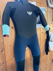 新品 キッズサイズ ウエットスーツ サーフィン オーダーキャンセル品