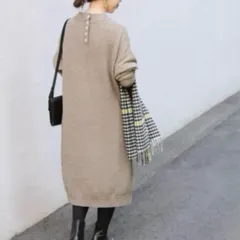 ADAM ET ROPE' アダムエロペ  【web限定】ルーズニットワンピース ベージュ バックボタン