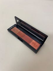 Shu uemura 4色パレット