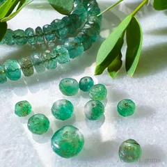 1674. エメラルドボタンカットグラデーション7本連売り