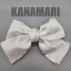 [037]シルバーラインのリボンバレッタ（白）特大、65mmデザインリボン、ハンドメイド、ヘアアクセサリー、ラインストーンチャーム付き