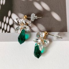 クリスタルクォーツ リーフカービング ピアス 14kgf - メルカリ