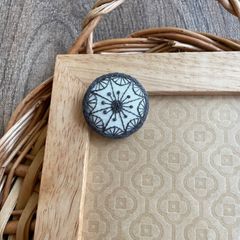 刺繍【ヘアゴム】【ポニーフック】【ブローチ】選べるパーツ　no.90
