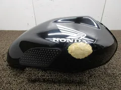 ホーネット250 mc31ガソリンタンク　凹みあり ホンダ ホーネット250 タンク 黒M KEA 純正 中古 バイク 部品
