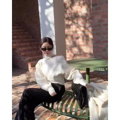 オフショルダー タートルネック ニット