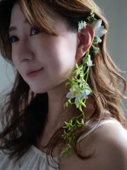 【サマー】フラワーイヤーカフ　イヤーカフ　造花イヤーカフ　ウェディングアクセサリー　アーティフィシャルフラワー　♡送料無料♡