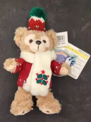 東京ディズニーシー ぬいぐるみバッジ Cape Cod Carolers ダッフィー(赤コート/ニット帽/白マフラー)