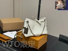 【今日特価】Louis Vuitton ルイ・ヴィトン 折りたたみ式ボックスと飛行機型ボックス付き 可愛らしくレジャーにも適したデザイン