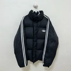 NERDY ブラック ダウンジャケット Mサイズ M NERDY(ノルディ) ダウンジャケット(メンズ) - 海外通販のBUYMA
