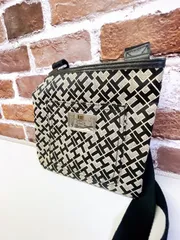 トミーヒルフィガー/Tommy hilfiger　ショルダーバック　ショルダ－ポーチ