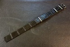 ◆クロコダイルNATO G10Strap◆北米産本クロコダイルレザー カスタムオーダー(ラグ幅/バックルカラー) 半艶MATTE BLACK 受注生産(納期10日前後) 日本製 ワニ革 腕時計ベルト