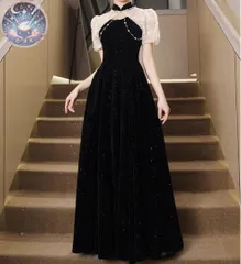 新品 未使用 お花のレースのパフスリーブが可愛く パール付き ロングドレス