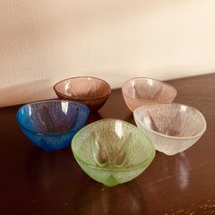 昭和レトロ　まあるい三角のガラスの小鉢　5色セット