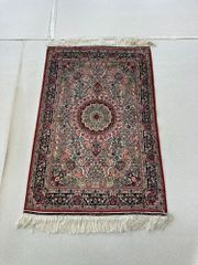 ペルシャ絨毯 シルク 81万ノット 手織り 120cm×78cm - メルカリ
