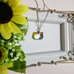 ハンドメイド レジン シャボン玉カラー 猫 ペンダント