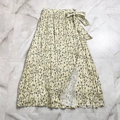 2025年最新】ダブルフラワープリントランダムタックフレア