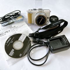 オリンパス E PL1 デジカメ　ホワイト　デジタルカメラ　動作確認済み　取扱説明書あり　ストラップあり　管理番号ARCIRA3032