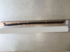 80VOXY後期用純正フロントバンパーモールディング品番52711-28220