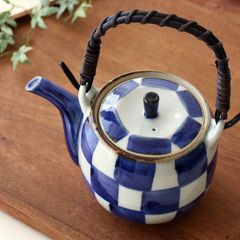 土瓶 急須 おしゃれ 日本製 波佐見焼 陶器 磁器 ステンレスメッシュ 茶こし付き ポット 食洗機対応 市松模様 焼き物 和風 扇市松土瓶