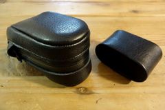 ◆Watch Bag◆携帯用ウォッチケース 高品質国産本牛革キップフルグレインレザー ブラック 強力撥水 日本製 1本用 腕時計ケース 収納 アンティーク ヴィンテージ 黒