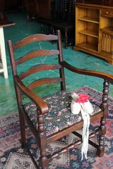 カナダ製レッドオークのカントリーチェアA ラダーバックスタイル