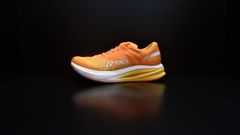 YONEX CARBON CRUISE AERUS MEN SHRA2M-476