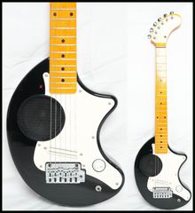 ★FERNANDES ZO-3ST BLACK 2018年製 ストラトキャスターモチーフ アンプ内蔵ミニギター 美品★