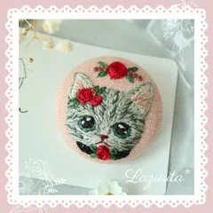 猫刺繍　黒いチョーカーの猫ブローチ　アメショーちゃん