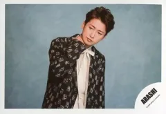 【中古】生写真(ジャニーズ) 嵐/大野智/横型・上半身/アルバム 「This is 嵐」MV＆ジャケ写オフショット/公式生写真