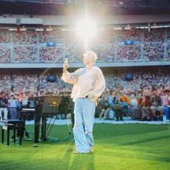 藤井風　お土産Tシャツ日産スタジアムライブMサイズ 黒　里庄おまけつき 藤井風 お土産Tシャツ M 日産スタジアム Fujii Kaze 完売品