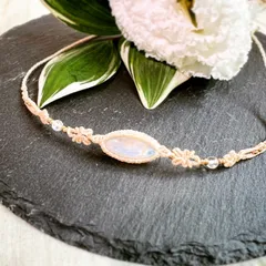 レインボームーンストーンのマクラメチョーカー 〜可憐な虹〜