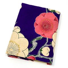 着物リメイク 布ブックカバー 梅の花 文庫本サイズ リバーシブル ハンドメイド B095