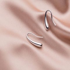 【在庫限り】　しずく　シルバー　ピアス　ドロップ