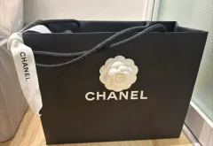 Chanel(シャネル) ボーイ フラップ カードウォレット グレー 出品 使用感 純粋に 誰のためでもない