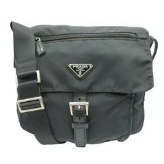 角スレなども無くかなり美品です極美品！ PRADA B8994 ナイロン ショルダーバッグ カーキ